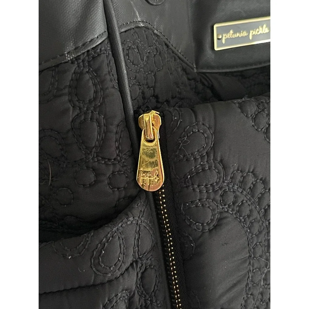 Petunia Pickle Bottom Sashay Satchel Diaper Bag Women Large Black Good Quilted